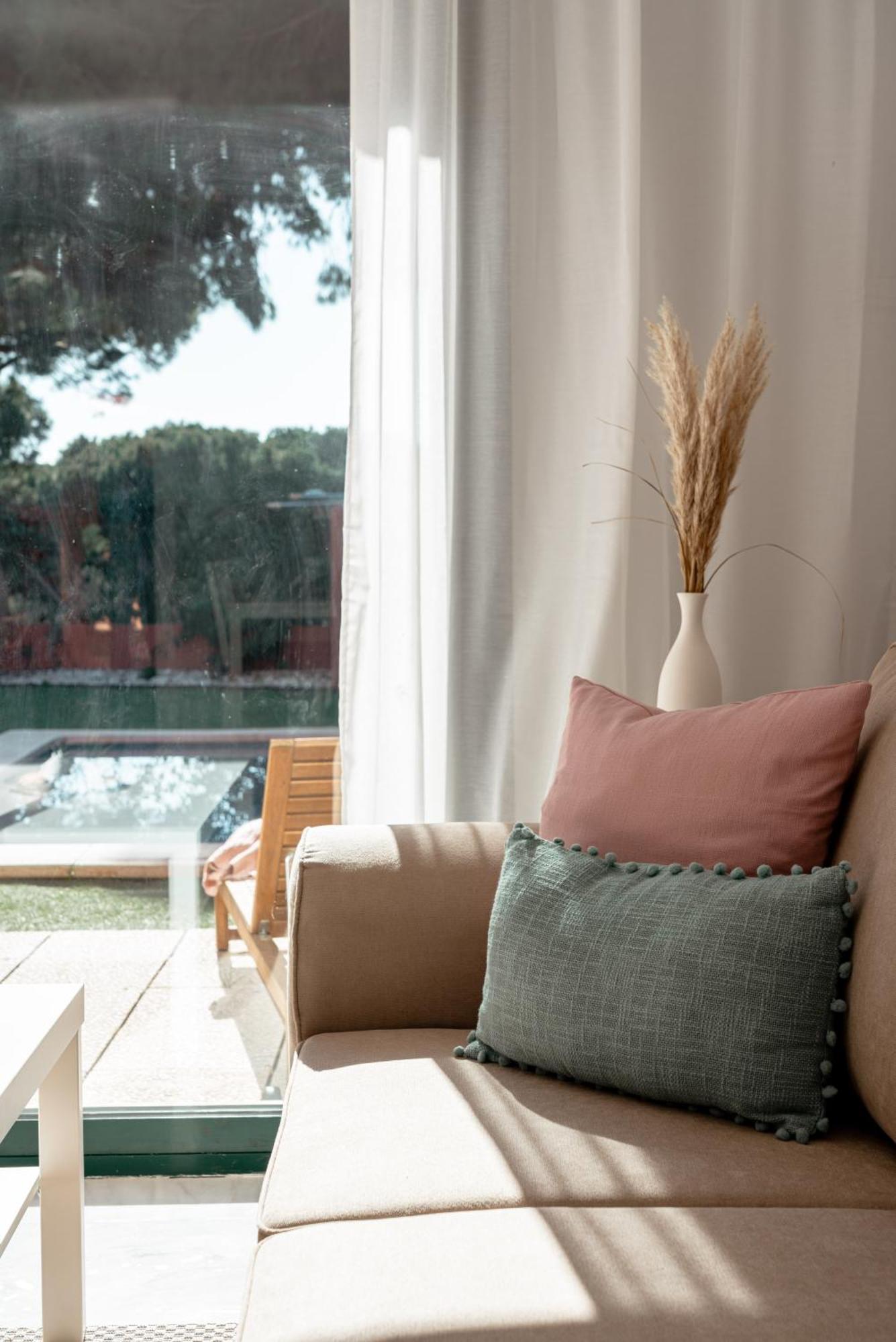 Apartment Retreat: Private Pool & Frontline Golf